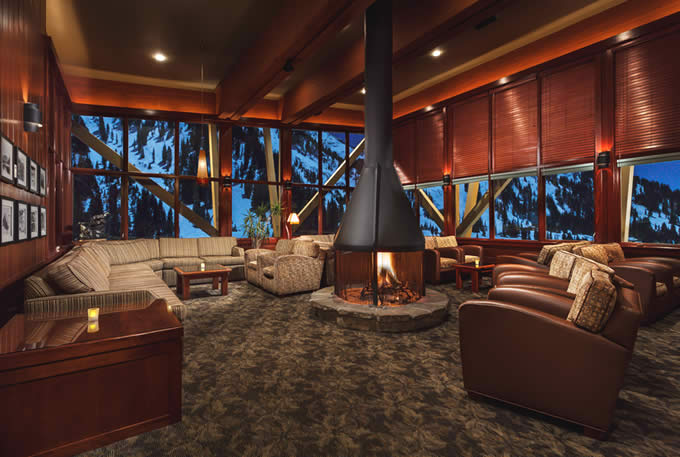 Eagle's Nest Lounge with Unsurpassed Views | Alta's Rustler Lodge
